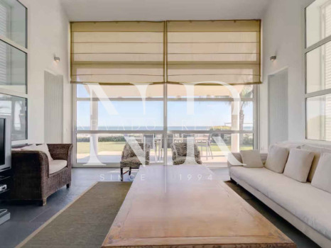 Villa con vista al mar en Manilva en venta