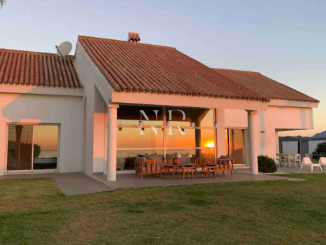 Villa avec vue sur la mer à Manilva à vendre