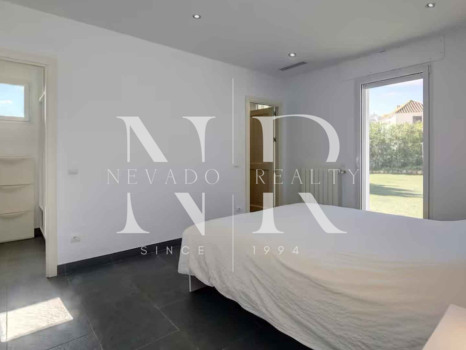 Villa con vista al mar en Manilva en venta