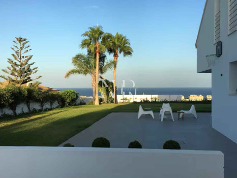 Villa avec vue sur la mer à Manilva à vendre