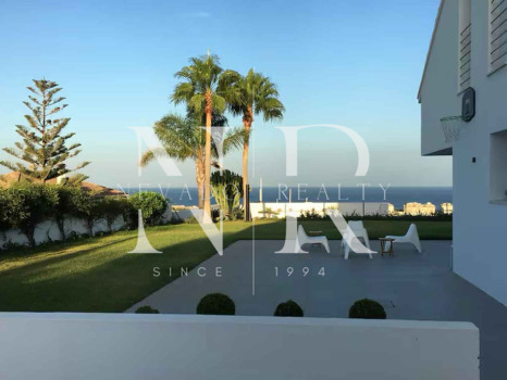 Villa con vista al mar en Manilva en venta