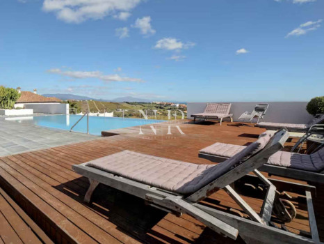 Villa avec vue sur la mer à Manilva à vendre