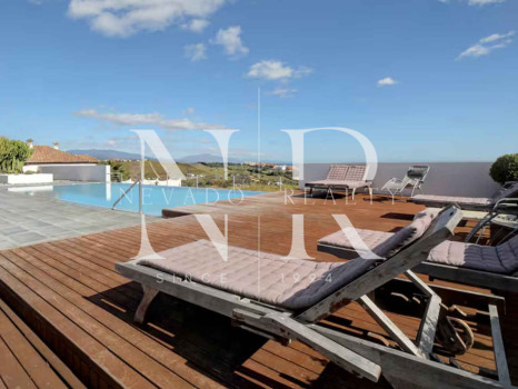 Villa con vista al mar en Manilva en venta