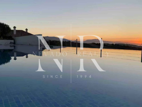 Villa con vista al mar en Manilva en venta