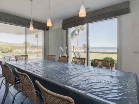 Villa avec vue sur la mer à Manilva à vendre