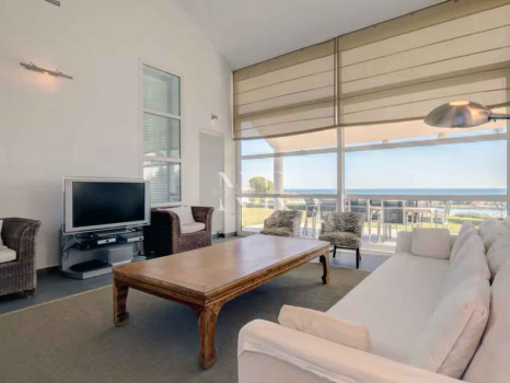 Villa avec vue sur la mer à Manilva à vendre