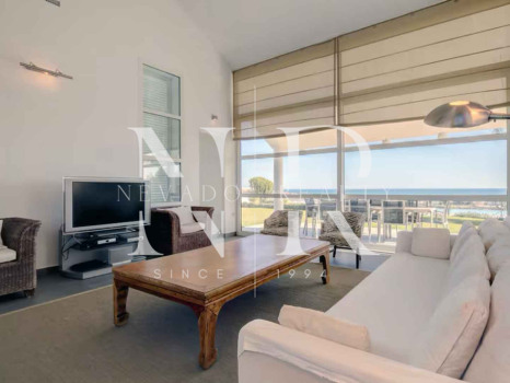 Villa con vista al mar en Manilva en venta
