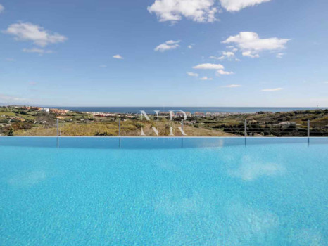 Villa avec vue sur la mer à Manilva à vendre