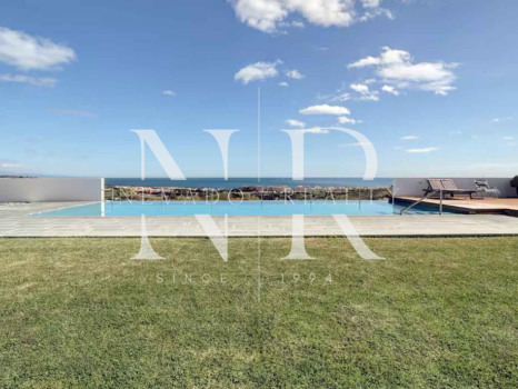 Villa con vista al mar en Manilva en venta