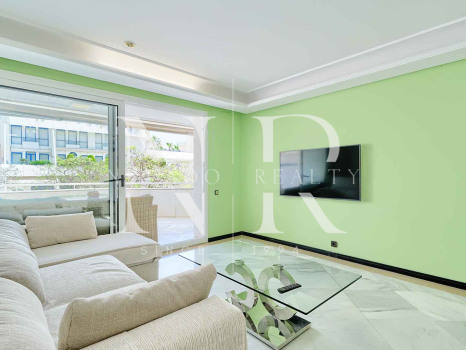Appartement à vendre dans l'immeuble Poseidón, à deux pas de la plage.