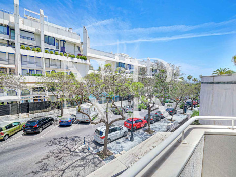 Appartement à vendre dans l'immeuble Poseidón, à deux pas de la plage.