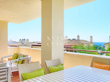 Sea View Apartment for Sale in Condado de Sierra Blanca, Marbella