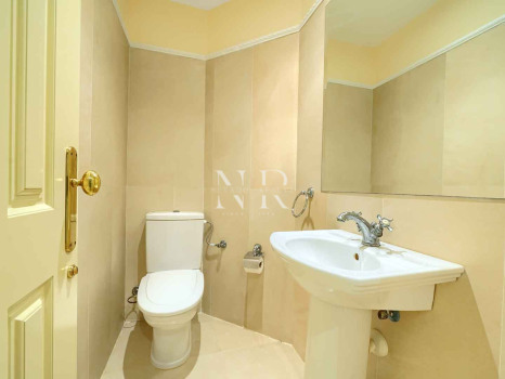 Sea View Apartment for Sale in Condado de Sierra Blanca, Marbella
