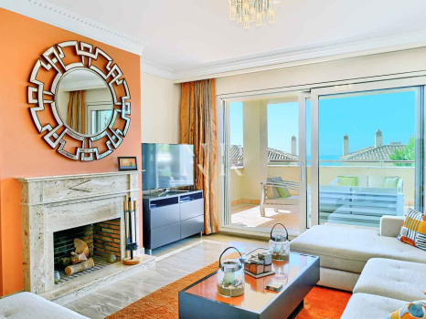 Sea View Apartment for Sale in Condado de Sierra Blanca, Marbella