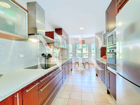 Appartement avec vue sur la mer à vendre à Condado de Sierra Blanca, Marbella