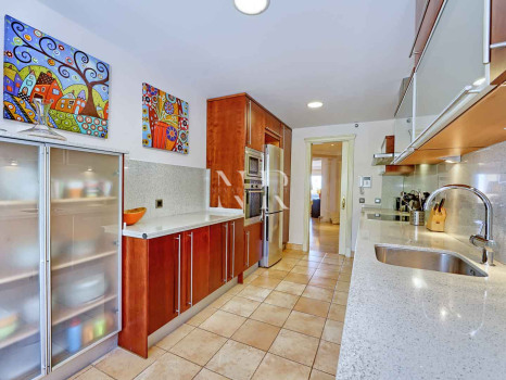 Sea View Apartment for Sale in Condado de Sierra Blanca, Marbella