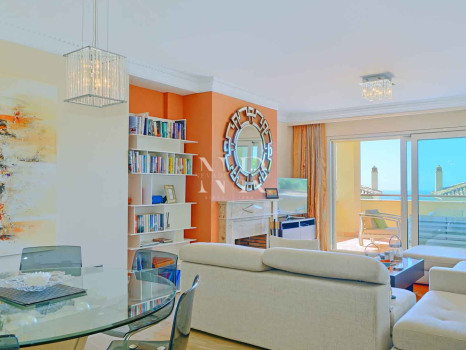 Sea View Apartment for Sale in Condado de Sierra Blanca, Marbella