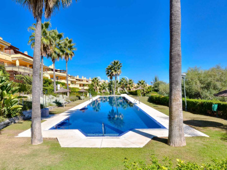 Sea View Apartment for Sale in Condado de Sierra Blanca, Marbella