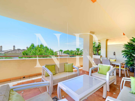 Appartement avec vue sur la mer à vendre à Condado de Sierra Blanca, Marbella