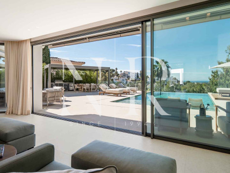 Villa con vistas al mar en Benahavís, Málaga en venta.