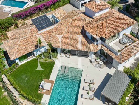 Villa con vistas al mar en Benahavís, Málaga en venta.