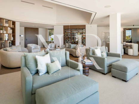 Villa con vistas al mar en Benahavís, Málaga en venta.