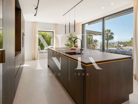 Villa con vistas al mar en Benahavís, Málaga en venta.