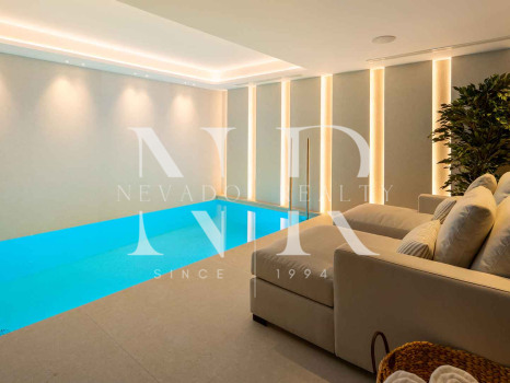 Villa con vistas al mar en Benahavís, Málaga en venta.