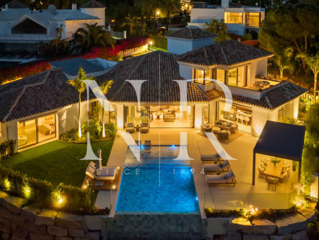 Villa con vistas al mar en Benahavís, Málaga en venta.
