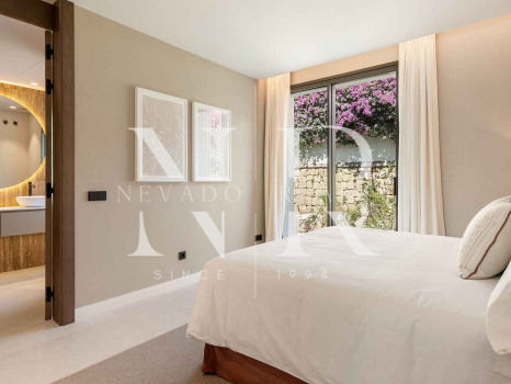Villa con vistas al mar en Benahavís, Málaga en venta.