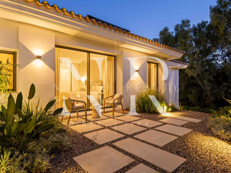 Villa con vistas al mar en Benahavís, Málaga en venta.
