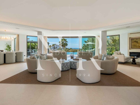Villa con vistas al mar en Benahavís, Málaga en venta.