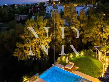 Villa con vistas al mar en Benahavís, Málaga en venta.