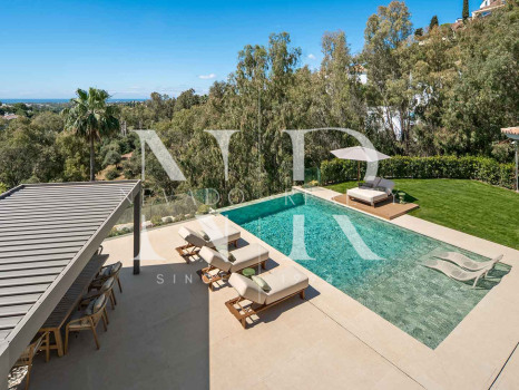 Villa con vistas al mar en Benahavís, Málaga en venta.