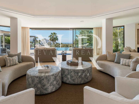Villa con vistas al mar en Benahavís, Málaga en venta.