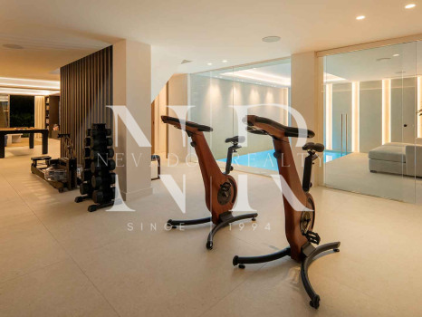 Villa con vistas al mar en Benahavís, Málaga en venta.