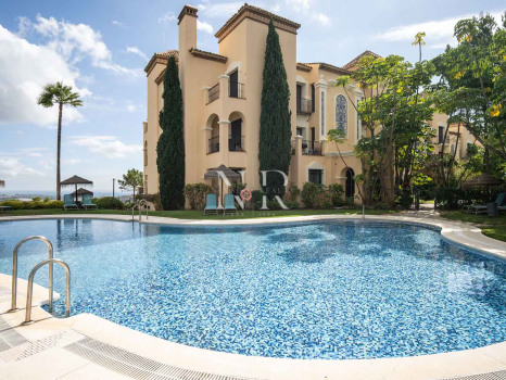 Ático con vistas al mar en La Quinta, Benahavís en venta