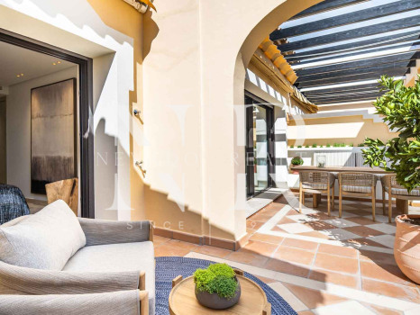 Penthouse avec vue sur la mer à vendre à La Quinta, Benahavís