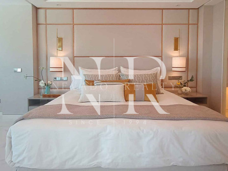 Appartement en première ligne de plage avec vue sur la mer à vendre à Puerto Banús, Marbella