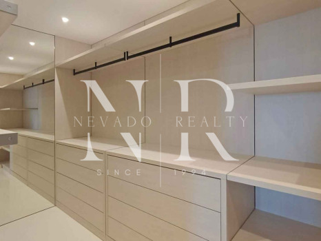 Appartement en première ligne de plage avec vue sur la mer à vendre à Puerto Banús, Marbella