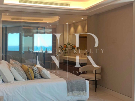 Appartement en première ligne de plage avec vue sur la mer à vendre à Puerto Banús, Marbella