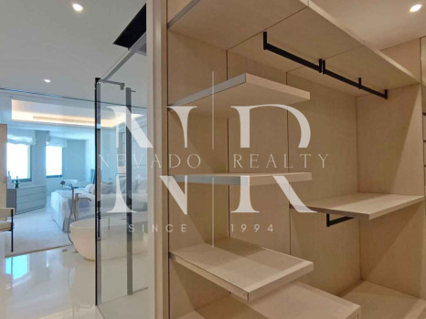 Appartement en première ligne de plage avec vue sur la mer à vendre à Puerto Banús, Marbella