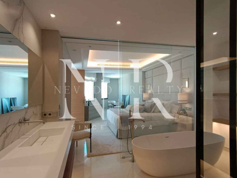 Appartement en première ligne de plage avec vue sur la mer à vendre à Puerto Banús, Marbella