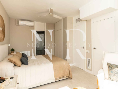Ático en venta en Marbella House con vista al mar