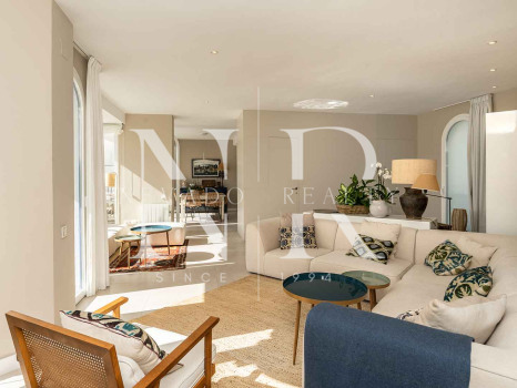 Ático en venta en Marbella House con vista al mar