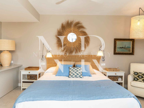 Ático en venta en Marbella House con vista al mar