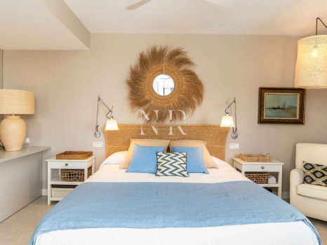 Ático en venta en Marbella House con vista al mar