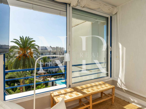 Ático en venta en Marbella House con vista al mar