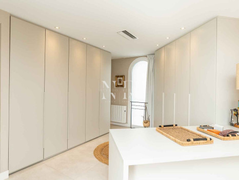 Ático en venta en Marbella House con vista al mar