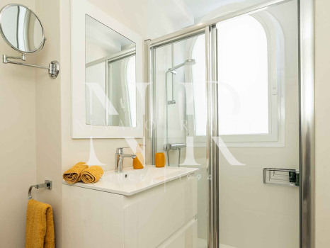 Ático en venta en Marbella House con vista al mar